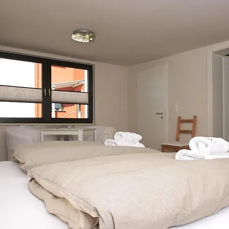 F-1016 Haus Maigloeckchen Doppelzimmer 02 Terrasse, Fruehstueck *