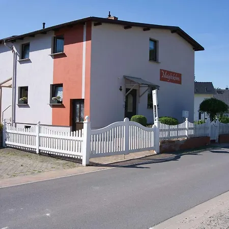 F-1016 Haus Maigloeckchen Doppelzimmer 02 Terrasse, Fruehstueck