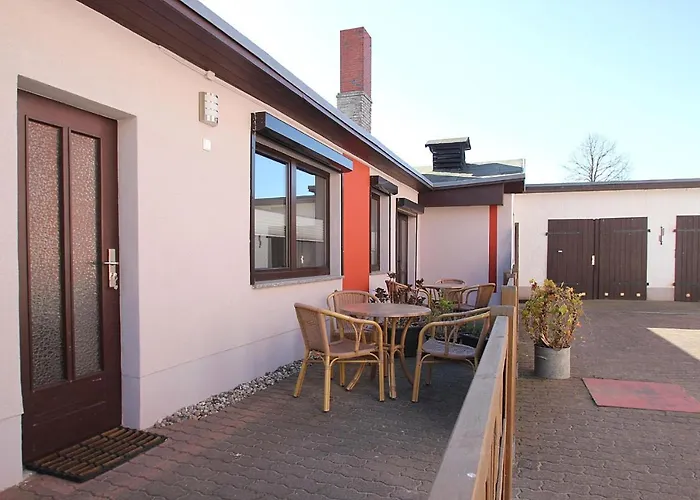 F-1016 Haus Maigloeckchen Doppelzimmer 02 Terrasse, Fruehstueck