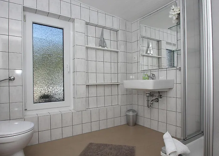 F-1016 Haus Maigloeckchen Doppelzimmer 02 Terrasse, Fruehstueck