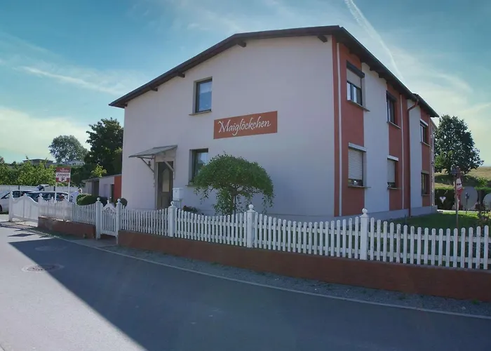 F-1016 Haus Maigloeckchen Doppelzimmer 02 Terrasse, Fruehstueck